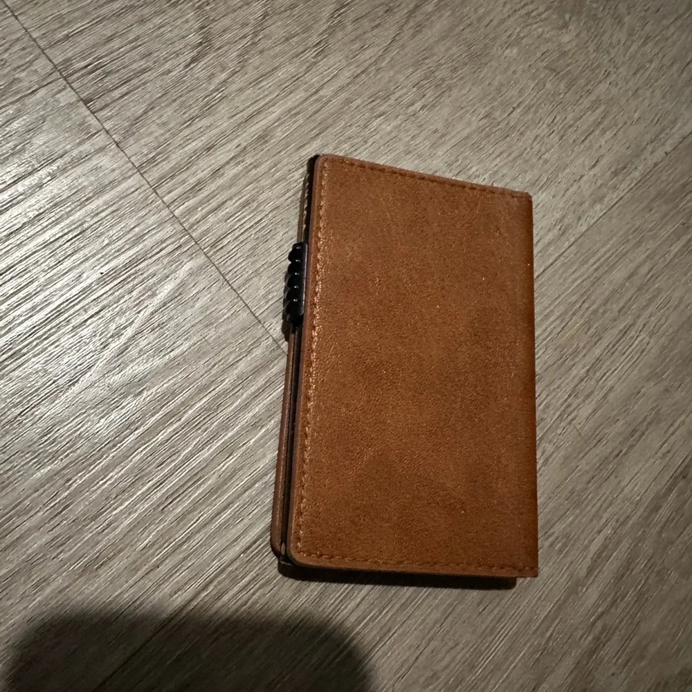Vulkit Card Slider Wallet - Picture 5 of 5